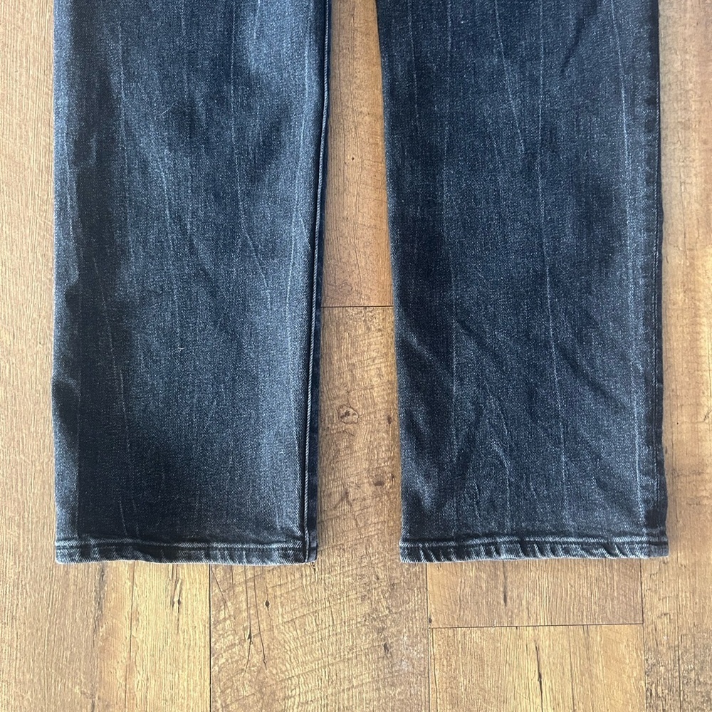 Express Modern Straight High Rise Jeans 4R | Black Wash | Rhinestone Button - Picture 9 of 12